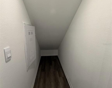 2569 Olympic Court - Photo Thumbnail 9