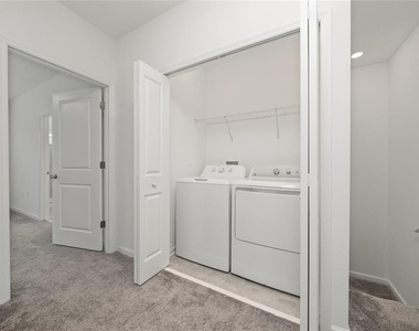 3330 Laurent Loop - Photo Thumbnail 13