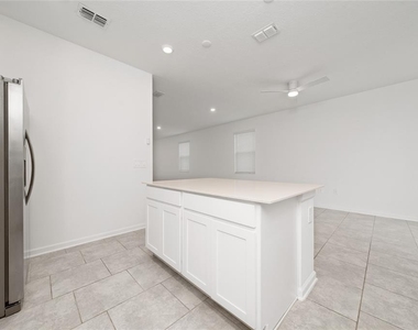 3330 Laurent Loop - Photo Thumbnail 7