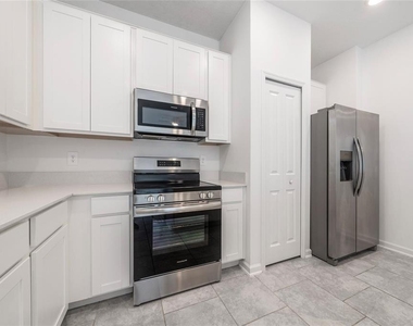 3330 Laurent Loop - Photo Thumbnail 8