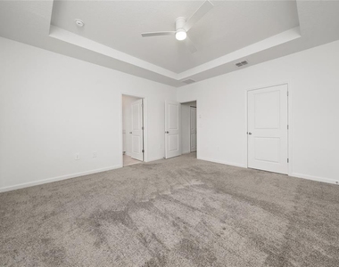 3330 Laurent Loop - Photo Thumbnail 11