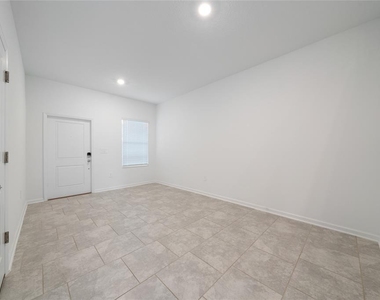 3319 Laurent Loop - Photo Thumbnail 12