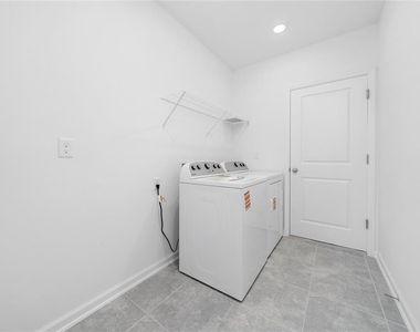 5625 Le Marin Way - Photo Thumbnail 10