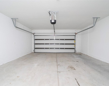 4816 Edensbridge Lane - Photo Thumbnail 24