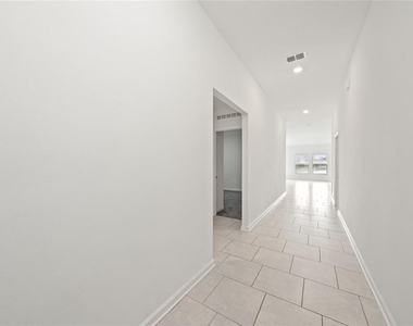 4816 Edensbridge Lane - Photo Thumbnail 9