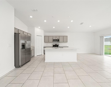 4816 Edensbridge Lane - Photo Thumbnail 3