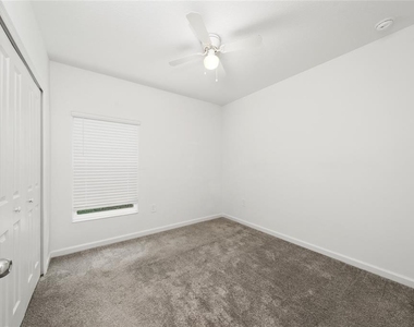 4816 Edensbridge Lane - Photo Thumbnail 17