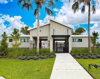 4816 Edensbridge Lane - Photo Thumbnail 29