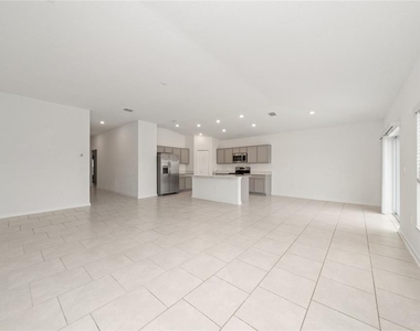 4816 Edensbridge Lane - Photo Thumbnail 5