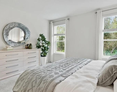 5075 Loggia Lane - Photo Thumbnail 8