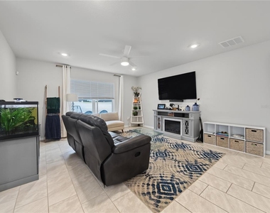 1067 Michelangelo Lane - Photo Thumbnail 13