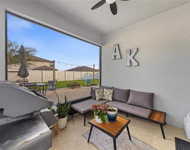 1067 Michelangelo Lane - Photo Thumbnail 26