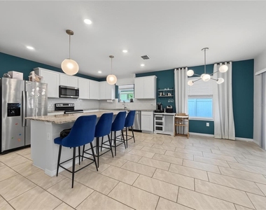 1067 Michelangelo Lane - Photo Thumbnail 7