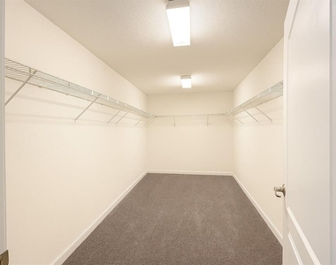 2037 Lake Side Avenue - Photo Thumbnail 24