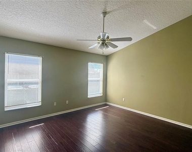 3227 Herons Point Circle - Photo Thumbnail 7