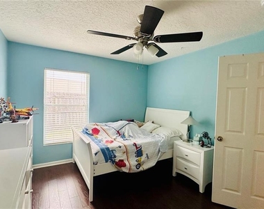 3227 Herons Point Circle - Photo Thumbnail 9