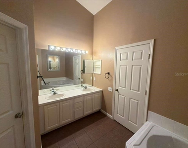 3227 Herons Point Circle - Photo Thumbnail 16