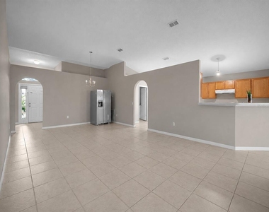 265 Jocelyn Drive - Photo Thumbnail 17