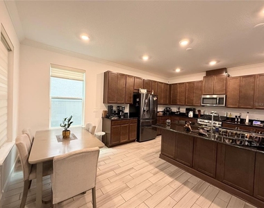 16318 Honey Harvest Street - Photo Thumbnail 6