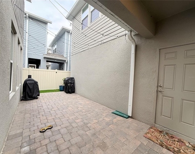 16318 Honey Harvest Street - Photo Thumbnail 23