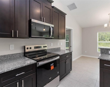 3525 Rambler Avenue - Photo Thumbnail 10