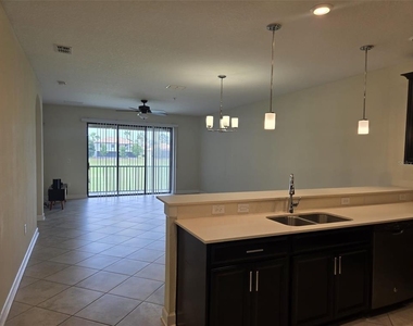 9006 Azalea Sands Lane - Photo Thumbnail 12