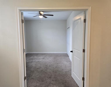 9006 Azalea Sands Lane - Photo Thumbnail 5