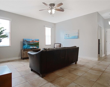 413 Marlberry Leaf Avenue - Photo Thumbnail 7