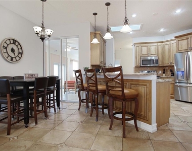413 Marlberry Leaf Avenue - Photo Thumbnail 8