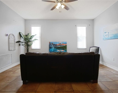 413 Marlberry Leaf Avenue - Photo Thumbnail 10
