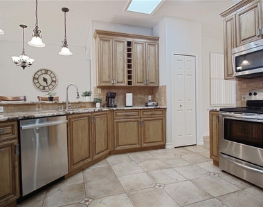 413 Marlberry Leaf Avenue - Photo Thumbnail 5
