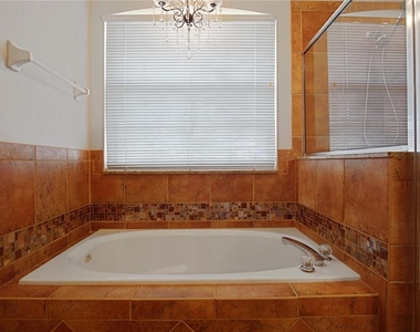 413 Marlberry Leaf Avenue - Photo Thumbnail 17