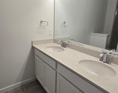 3577 Se 37 Court - Photo Thumbnail 13
