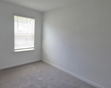 3577 Se 37 Court - Photo Thumbnail 9