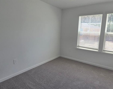 3577 Se 37 Court - Photo Thumbnail 8