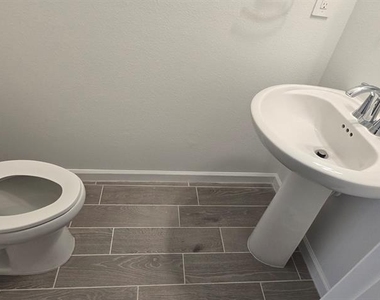 3577 Se 37 Court - Photo Thumbnail 6