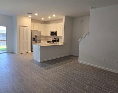 3577 Se 37 Court - Photo Thumbnail 5