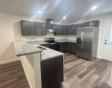 16292 Sw 30 Terrace - Photo Thumbnail 9