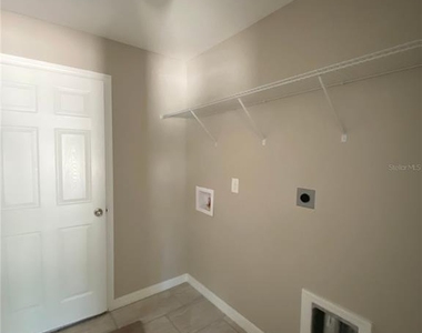 4217 Sw 162nd Place - Photo Thumbnail 10