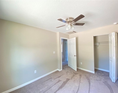 4217 Sw 162nd Place - Photo Thumbnail 12