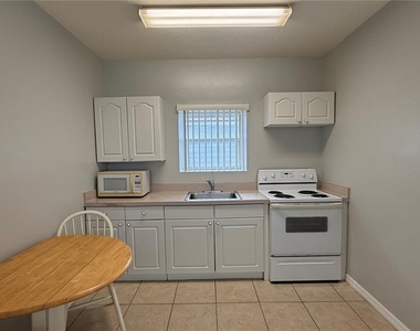 627 Orchid Drive - Photo Thumbnail 3