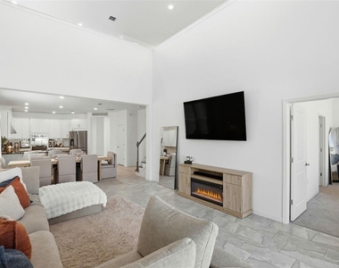 5268 Kildare Place - Photo Thumbnail 9