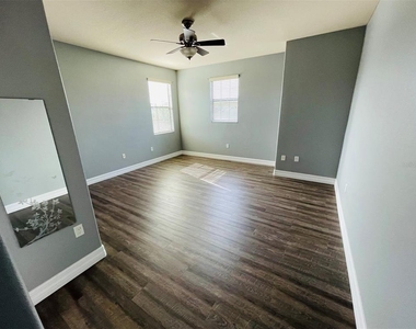 10802 Willow Ridge Loop - Photo Thumbnail 14
