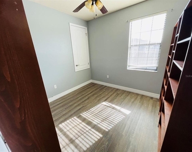 10802 Willow Ridge Loop - Photo Thumbnail 16