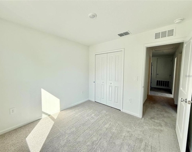 3783 Ne 30th Terrace - Photo Thumbnail 21