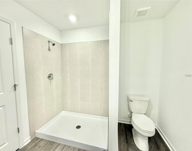 3783 Ne 30th Terrace - Photo Thumbnail 11