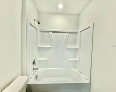 3783 Ne 30th Terrace - Photo Thumbnail 14