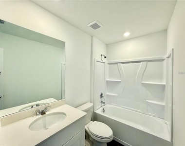 3783 Ne 30th Terrace - Photo Thumbnail 15
