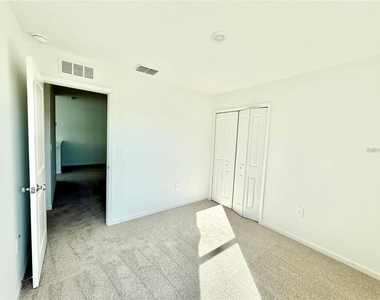 3783 Ne 30th Terrace - Photo Thumbnail 24