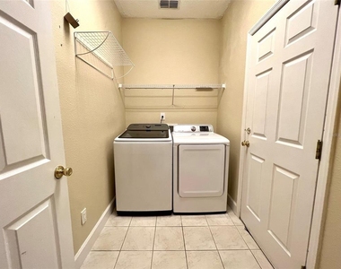 10429 Kristen Park Drive - Photo Thumbnail 13